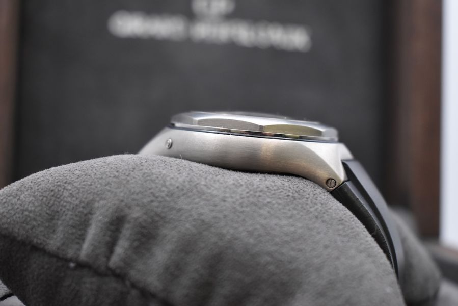 Girard Perregaux Laureato 80180-21-611-FK6A